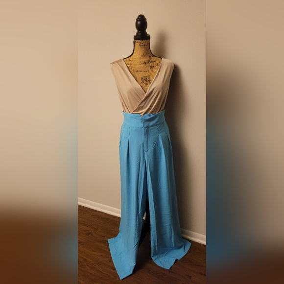 High-Waisted Long Pants - Picture 2 of 7